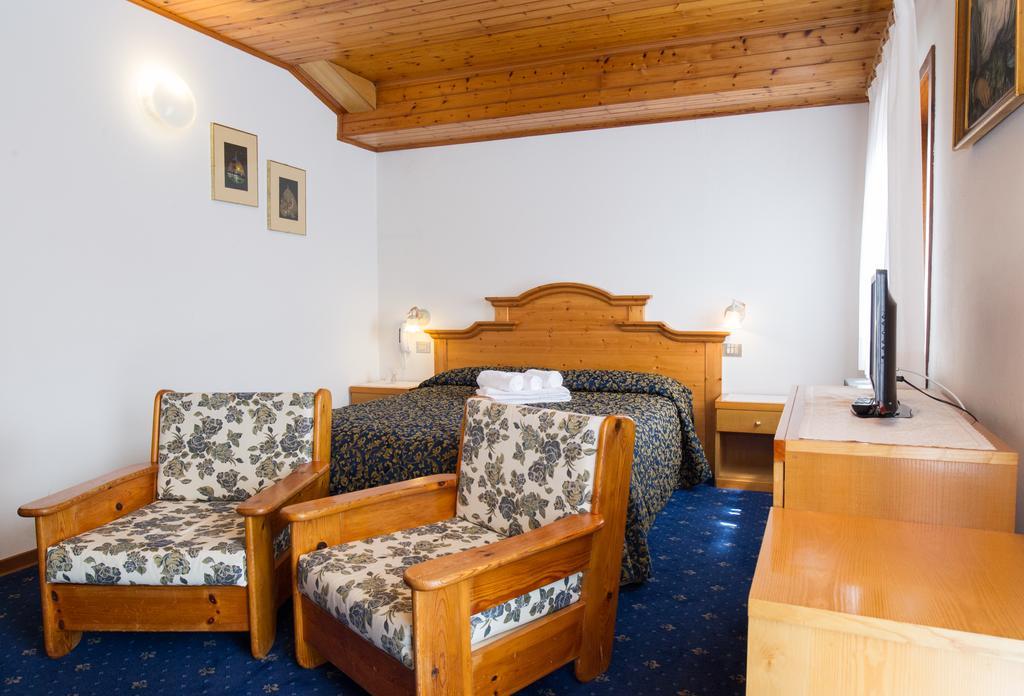 Villa Elena B&B Hotel San Martino Di Castrozza Exterior photo