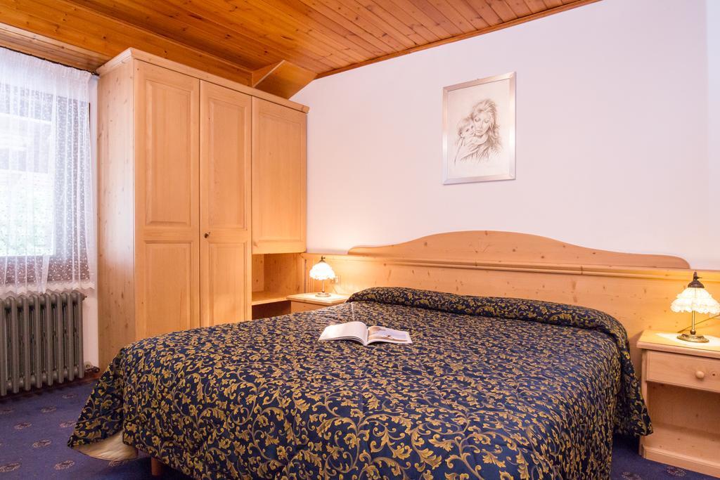 Villa Elena B&B Hotel San Martino Di Castrozza Exterior photo